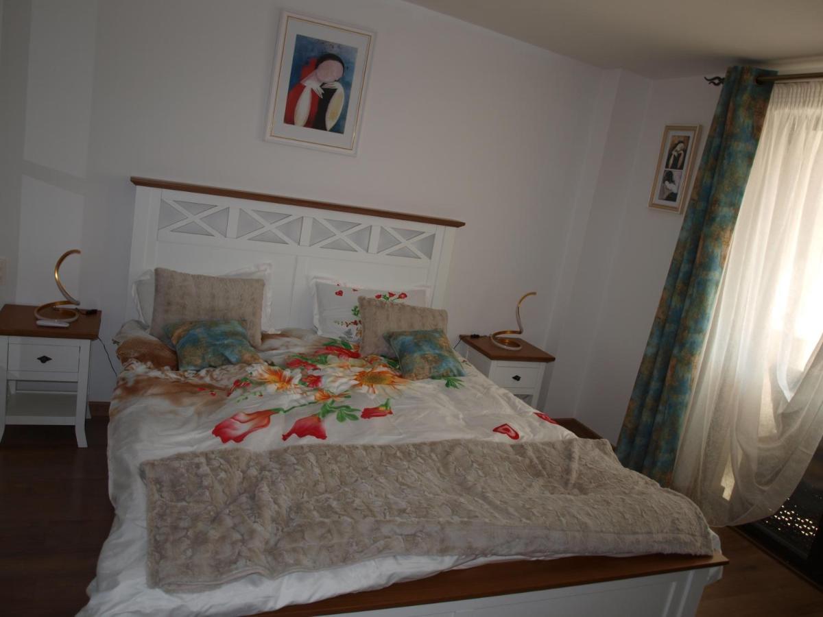 Amavera Apartment Târgu Jiu Eksteriør bilde