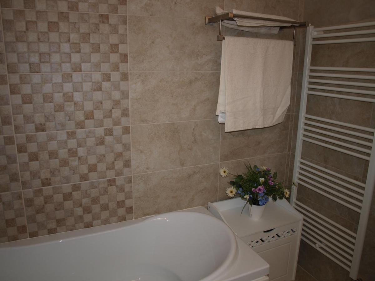 Amavera Apartment Târgu Jiu Eksteriør bilde